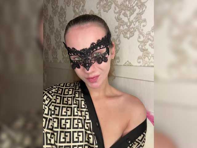 U-Moni live cam on BongaCams