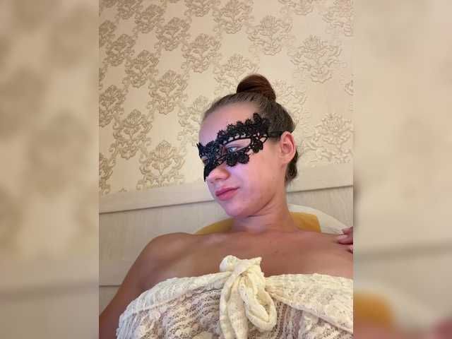 U-Moni live cam on BongaCams