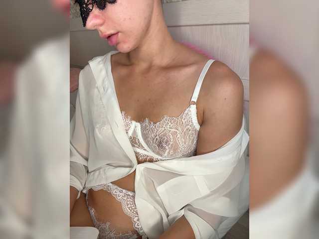 U-Moni live cam on BongaCams