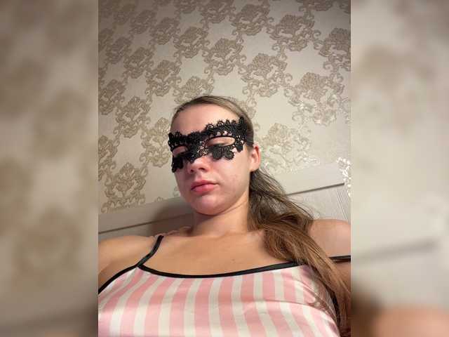 U-Moni live cam on BongaCams