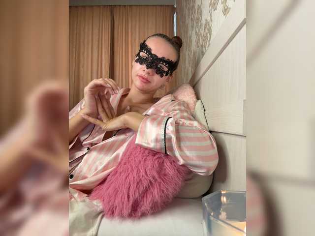 U-Moni live cam on BongaCams