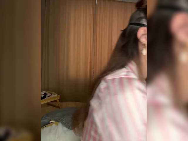 U-Moni's BongaCams show and profile