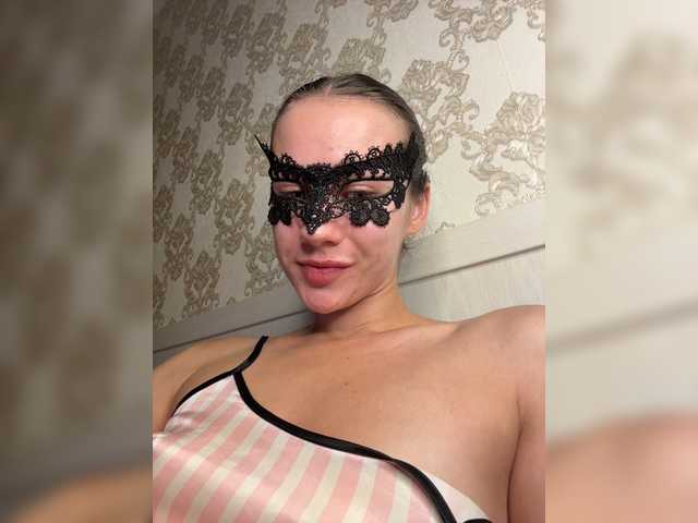 U-Moni live cam on BongaCams