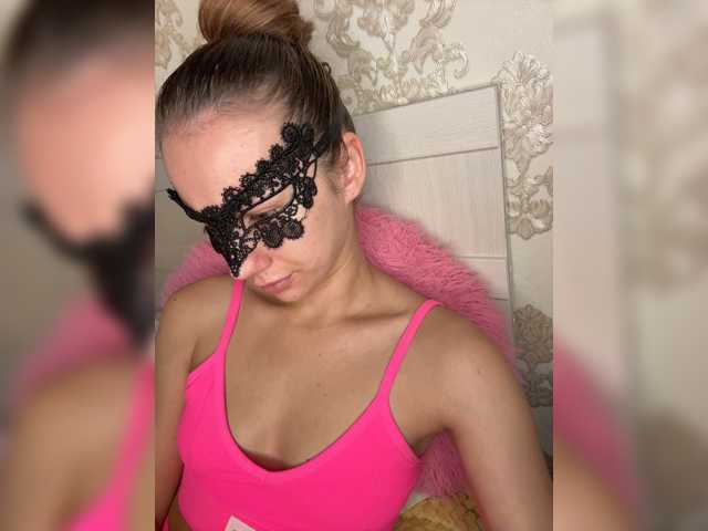U-Moni live cam on BongaCams