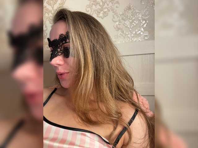 U-Moni live cam on BongaCams