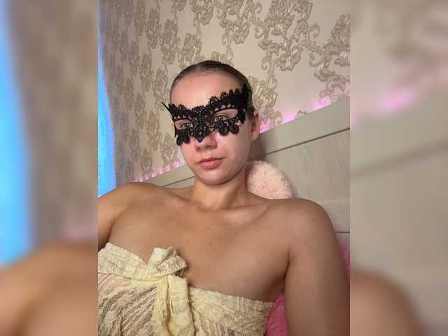 U-Moni live cam on BongaCams