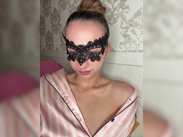 U-Moni live cam on BongaCams