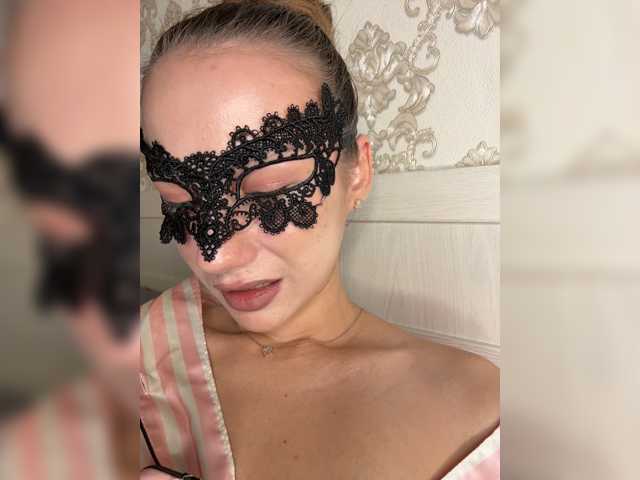 U-Moni live cam on BongaCams
