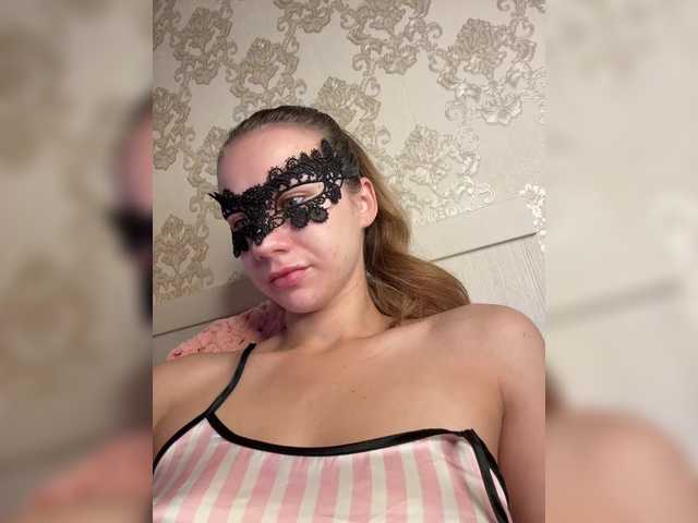 U-Moni live cam on BongaCams