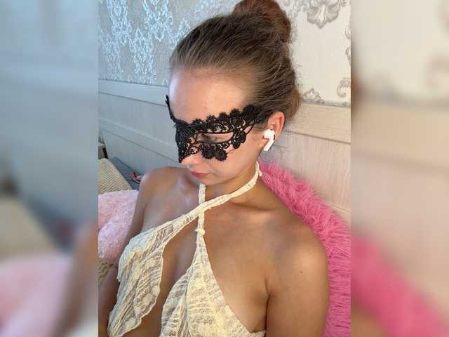 U-Moni live cam on BongaCams