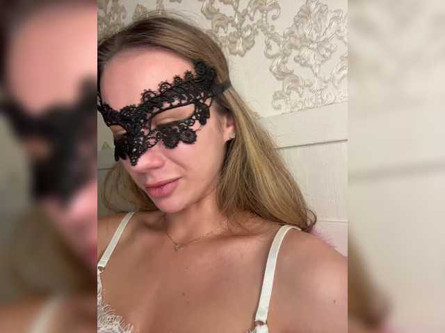 U-Moni live cam on BongaCams
