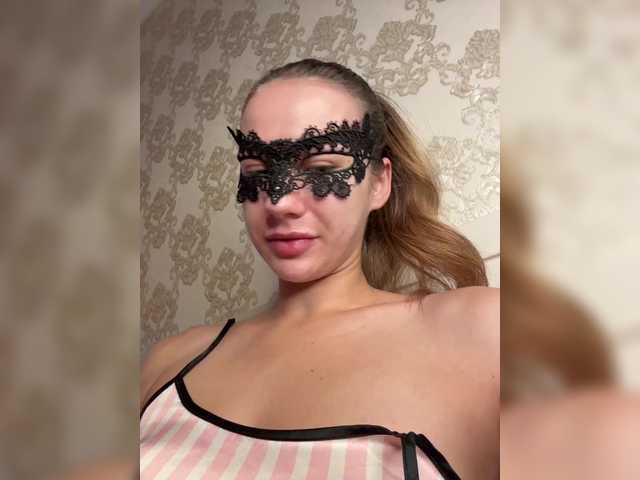 U-Moni live cam on BongaCams