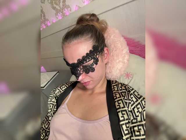 U-Moni live cam on BongaCams