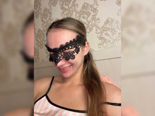 U-Moni live cam on BongaCams
