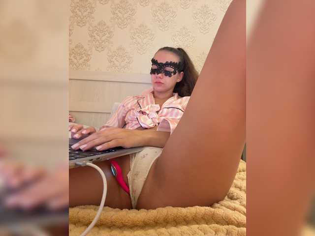 U-Moni live cam on BongaCams