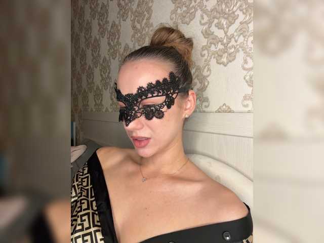 U-Moni live cam on BongaCams