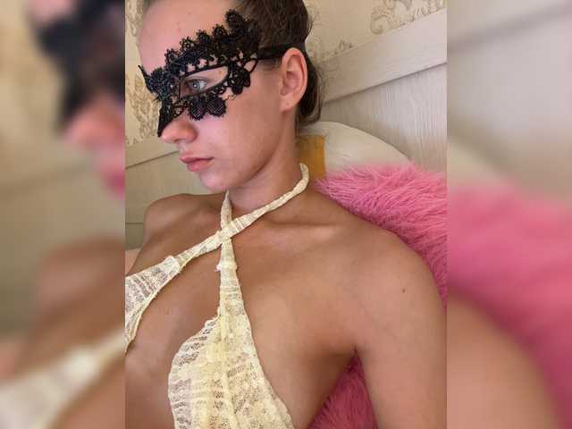 U-Moni live cam on BongaCams