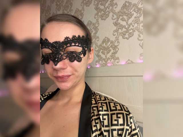 U-Moni live cam on BongaCams