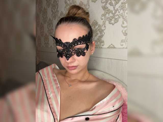 U-Moni live cam on BongaCams