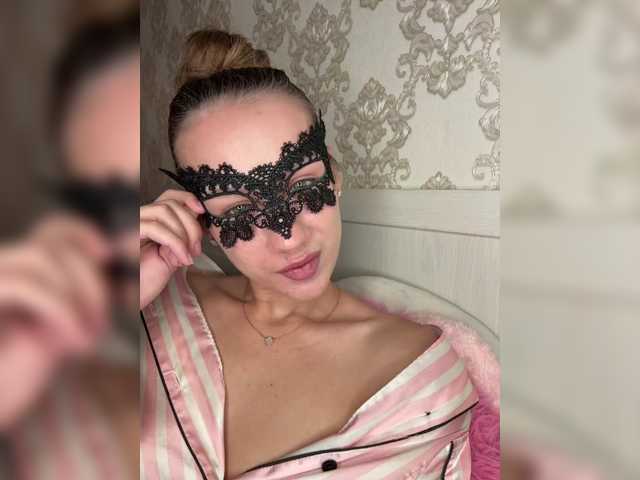U-Moni live cam on BongaCams