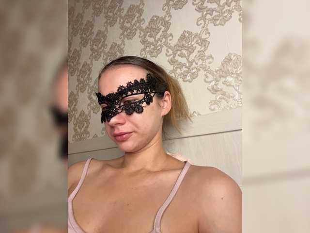 U-Moni, live now on BongaCams