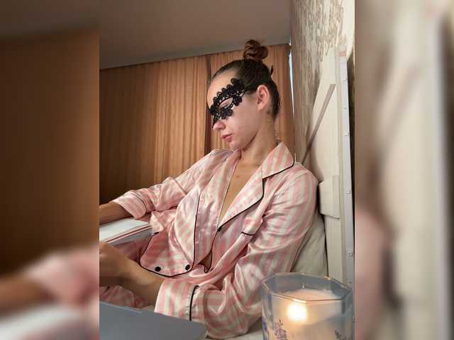 U-Moni live cam on BongaCams