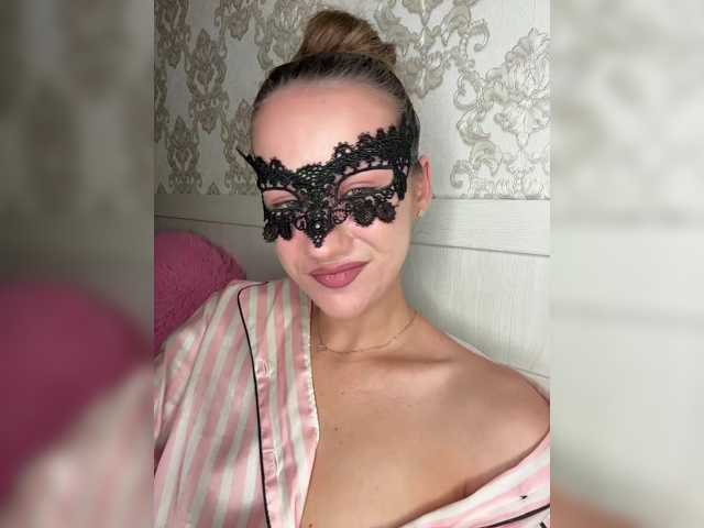 U-Moni live cam on BongaCams