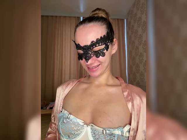U-Moni live cam on BongaCams