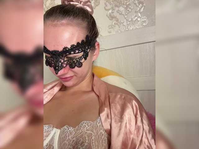 U-Moni live cam on BongaCams