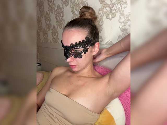 U-Moni live cam on BongaCams