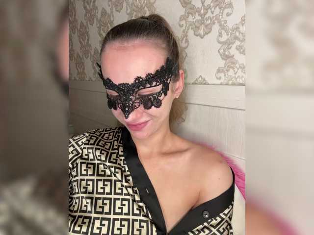 U-Moni live cam on BongaCams