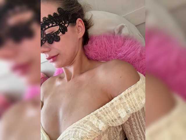 U-Moni live cam on BongaCams