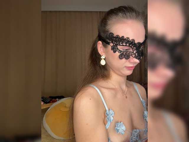 U-Moni's BongaCams show and profile