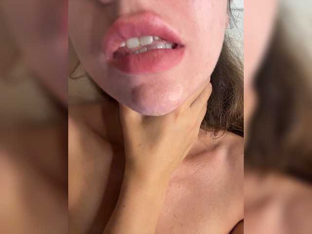 U-Moni live cam on BongaCams