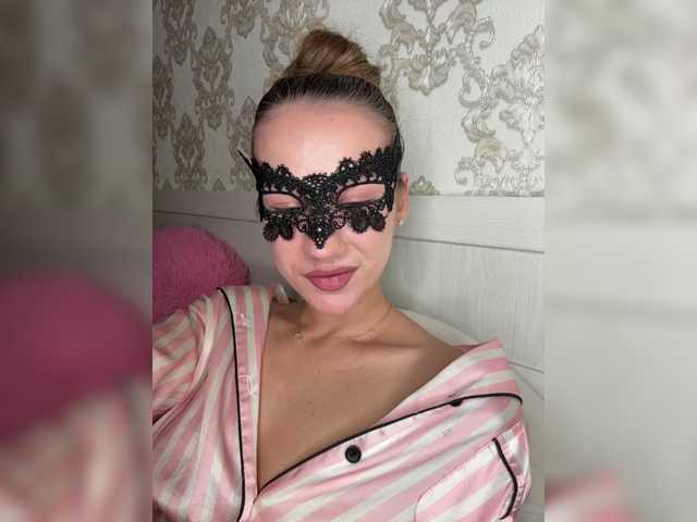 U-Moni live cam on BongaCams