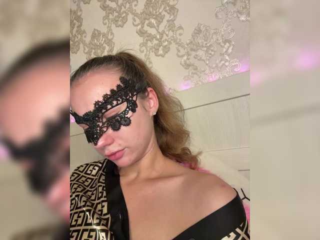 U-Moni live cam on BongaCams