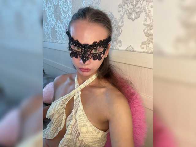 U-Moni live cam on BongaCams