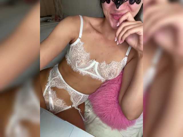 U-Moni live cam on BongaCams