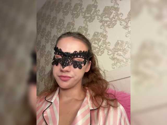 U-Moni live cam on BongaCams