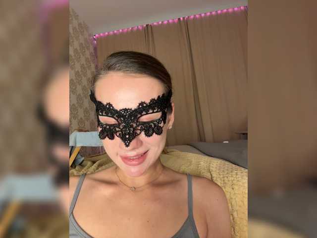 le modèle U-Moni est en webcam porno dans un show sur le site bongacams, il possède les tags suivants: White/Caucasian,Blonde,Shaved