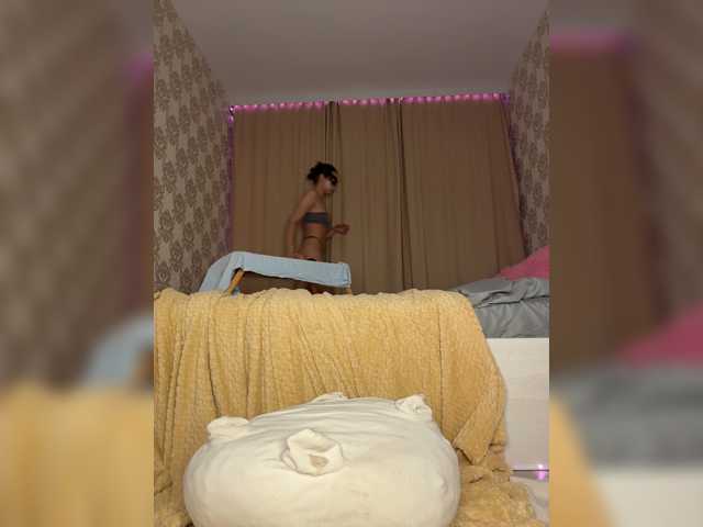 U-Moni live cam on BongaCams