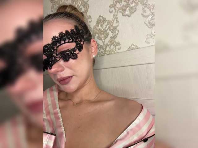 U-Moni live cam on BongaCams