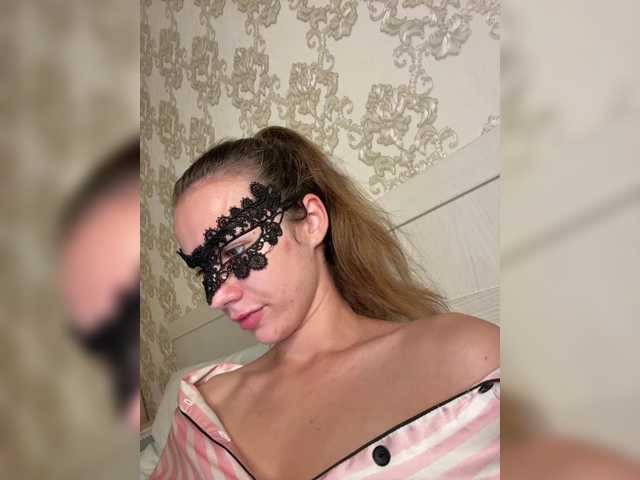 U-Moni live cam on BongaCams