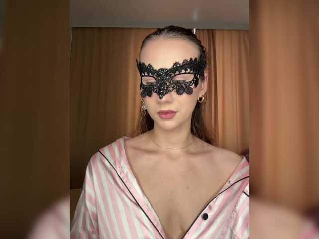 U-Moni's BongaCams show and profile