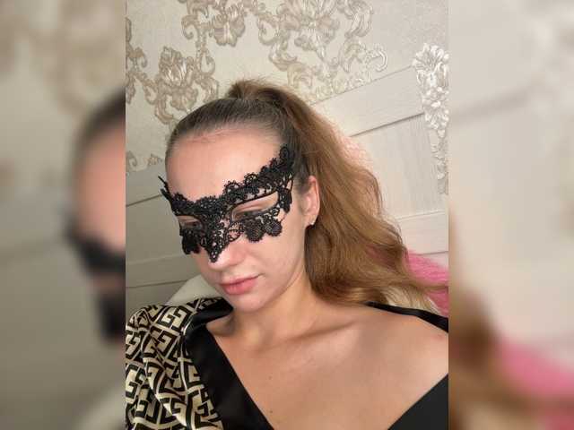 U-Moni live cam on BongaCams