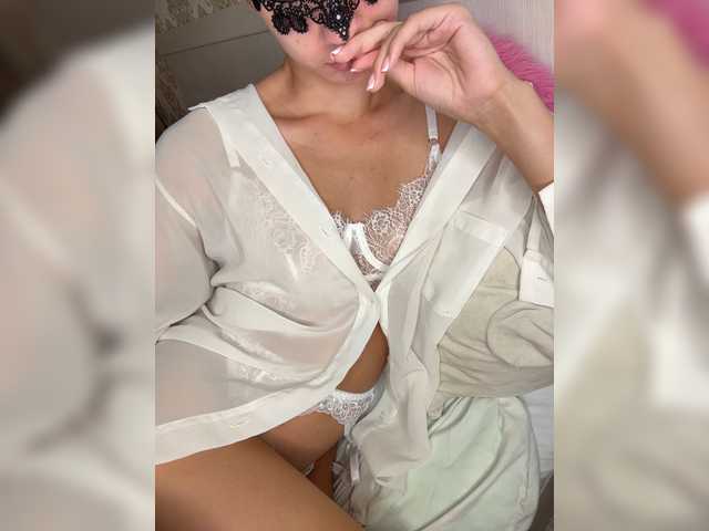 U-Moni live cam on BongaCams