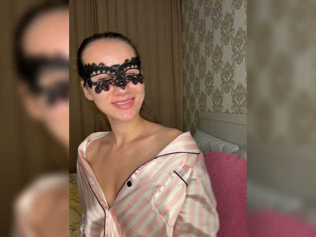 U-Moni live cam on BongaCams