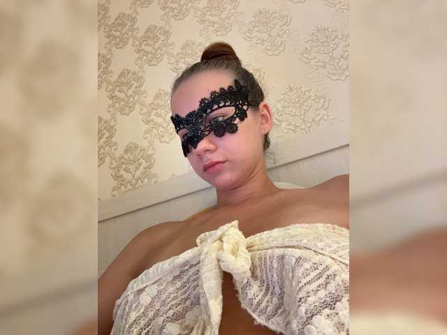 U-Moni live cam on BongaCams