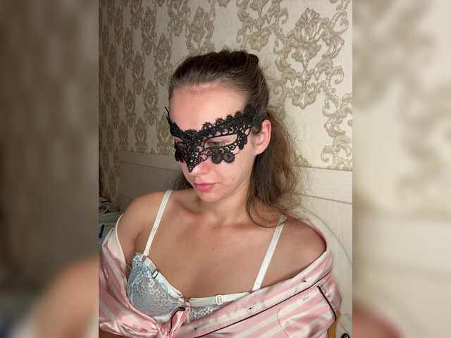 U-Moni live cam on BongaCams