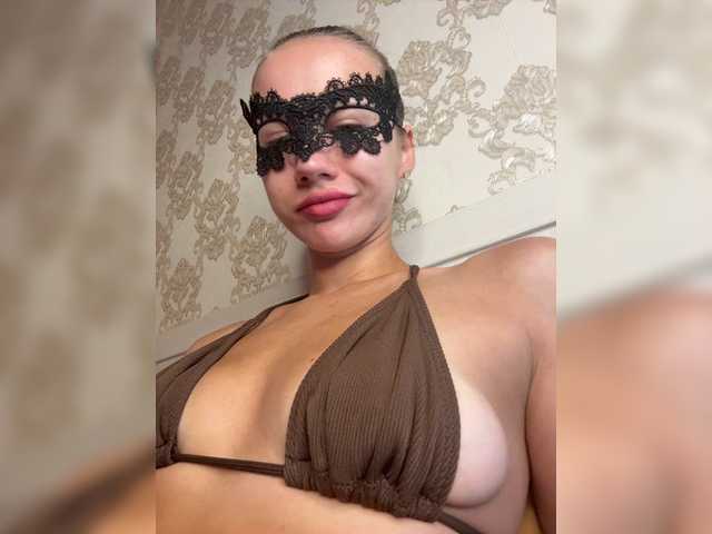 U-Moni live cam on BongaCams